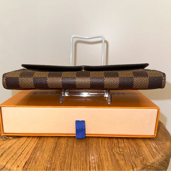 *SOLD* Louis Vuitton Damier Ebene Sarah Wallet - Picture 8 of 12